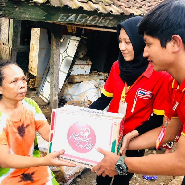 News Banner Alfamart Alirkan Bantuan Untuk Korban Banjir