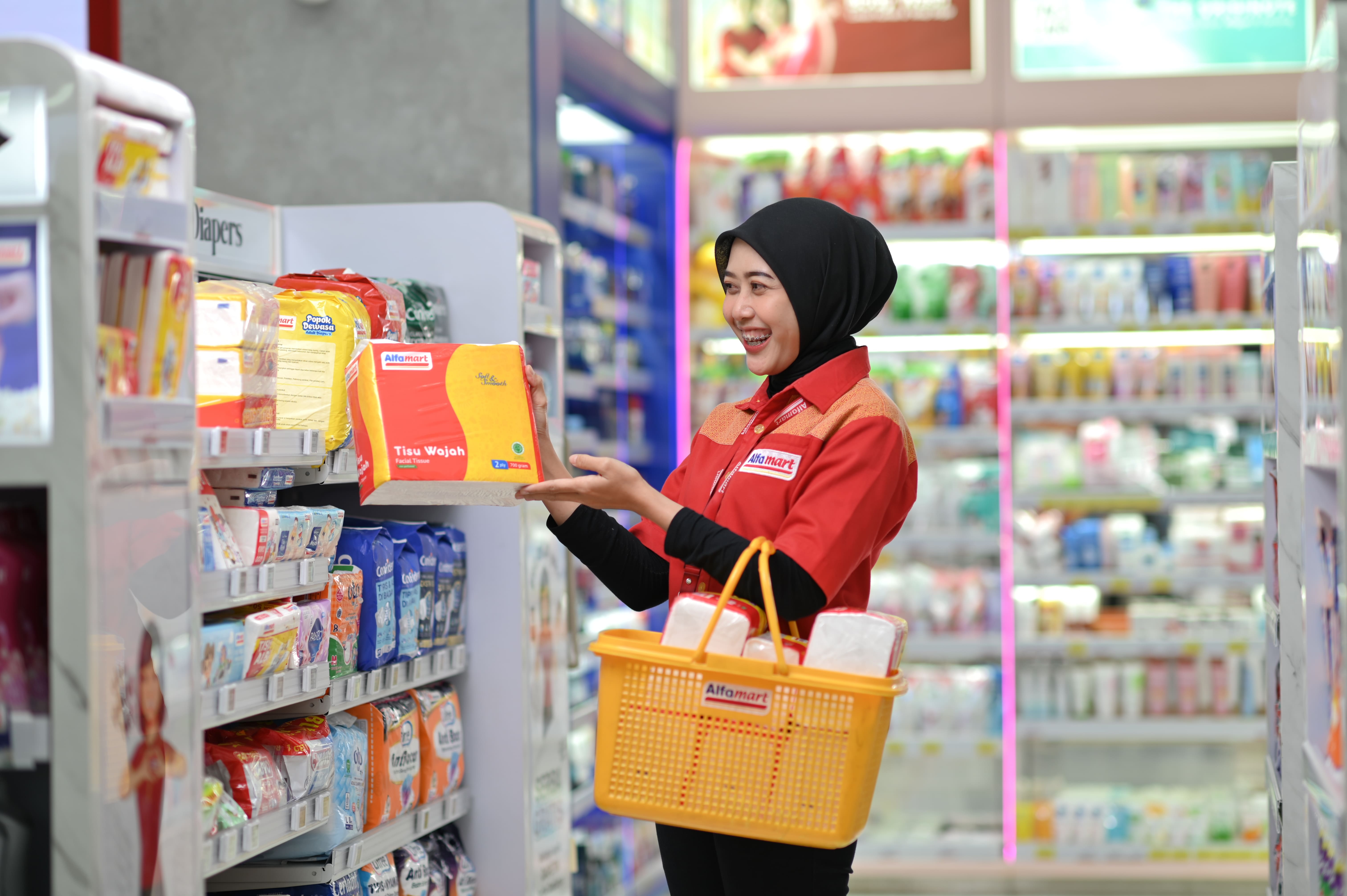 News Banner 26 Tahun Alfamart Melayani Indonesia, Tumbuh Merangkai Kepedulian Untuk Konsumen, Sosial hingga Karyawan